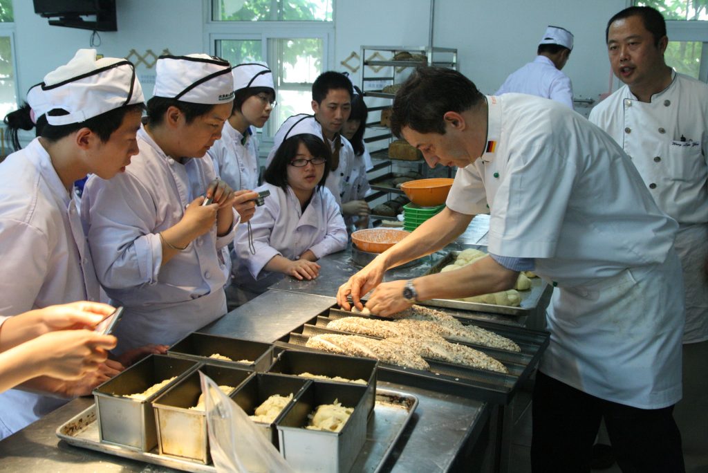 學(xué)校簡介(圖3) 學(xué)校簡介(圖3)