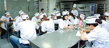 西點學(xué)員上課花絮(圖26)