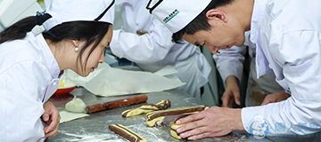 西點學(xué)員上課花絮(圖25)