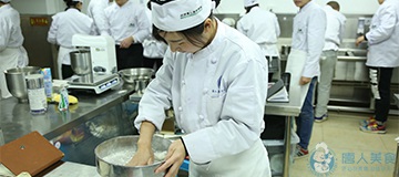 西點學(xué)員上課花絮(圖45)