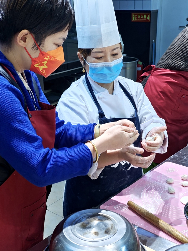除夕手工餃子體驗(yàn)課落幕(圖6) 微信圖片_202301030959264.jpg