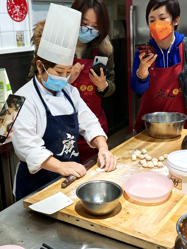 除夕手工餃子體驗(yàn)課落幕(圖8) 微信圖片_202301030959266.jpg