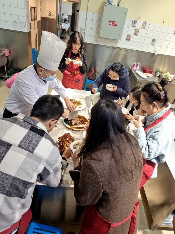 經(jīng)典年夜飯?bào)w驗(yàn)活動(dòng)圓滿(mǎn)結(jié)束(圖5) 微信圖片_202301081133409.jpg