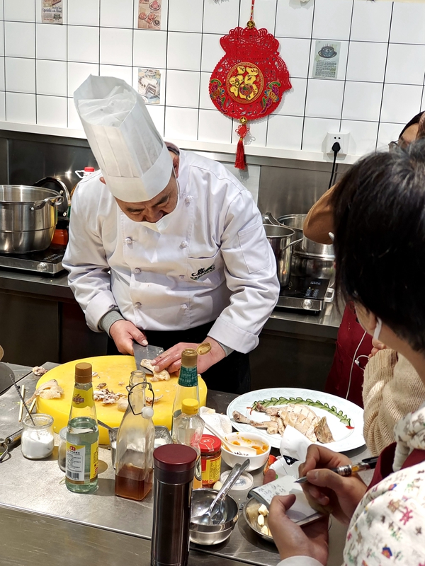 經(jīng)典年夜飯?bào)w驗(yàn)活動(dòng)圓滿(mǎn)結(jié)束(圖10) 微信圖片_20230112110956.jpg